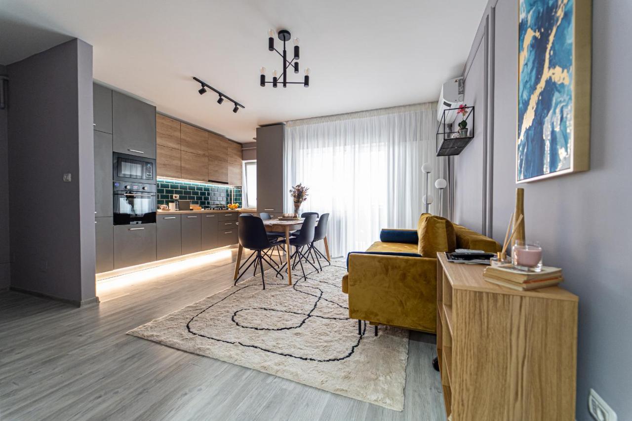 Delux Suite Bacau Luaran gambar
