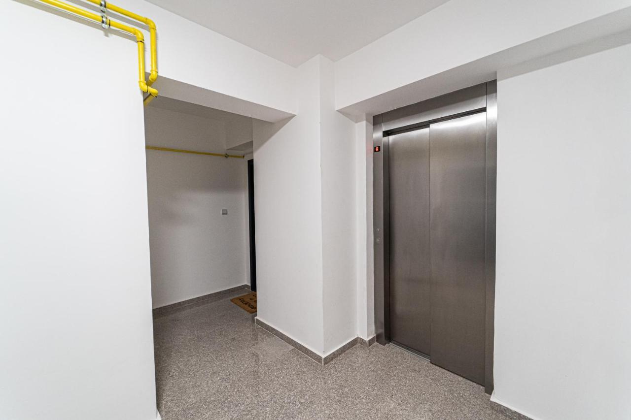 Delux Suite Bacau Luaran gambar