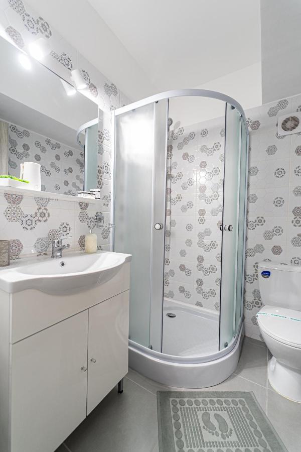 Delux Suite Bacau Luaran gambar